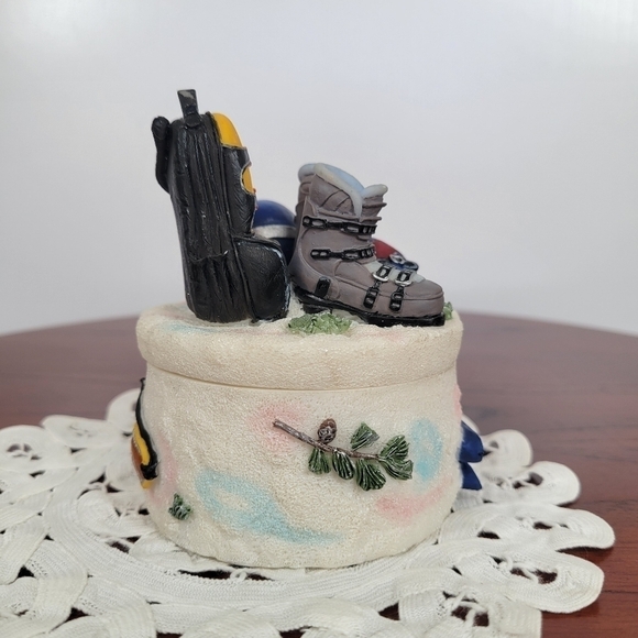 Vintage A. Richesco Corp Resin 3D Skiing Trinket Box 1980s Rare unique - Picture 3 of 17